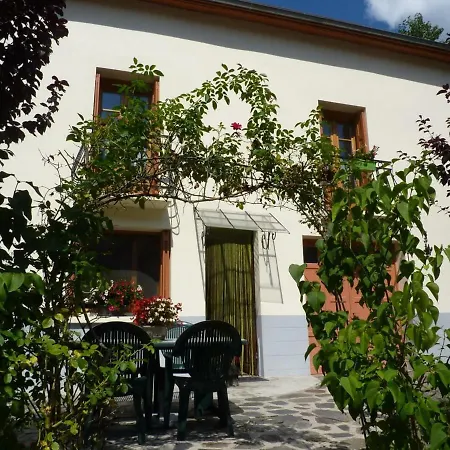 Savignac-les-ormeaux, 4 Pieces, 6 Personnes - Fr-1-419-137 Casa de Férias